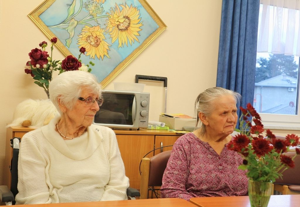 Geschichten verbinden – Grundschüler lesen für Heimbewohner in Königsbrück