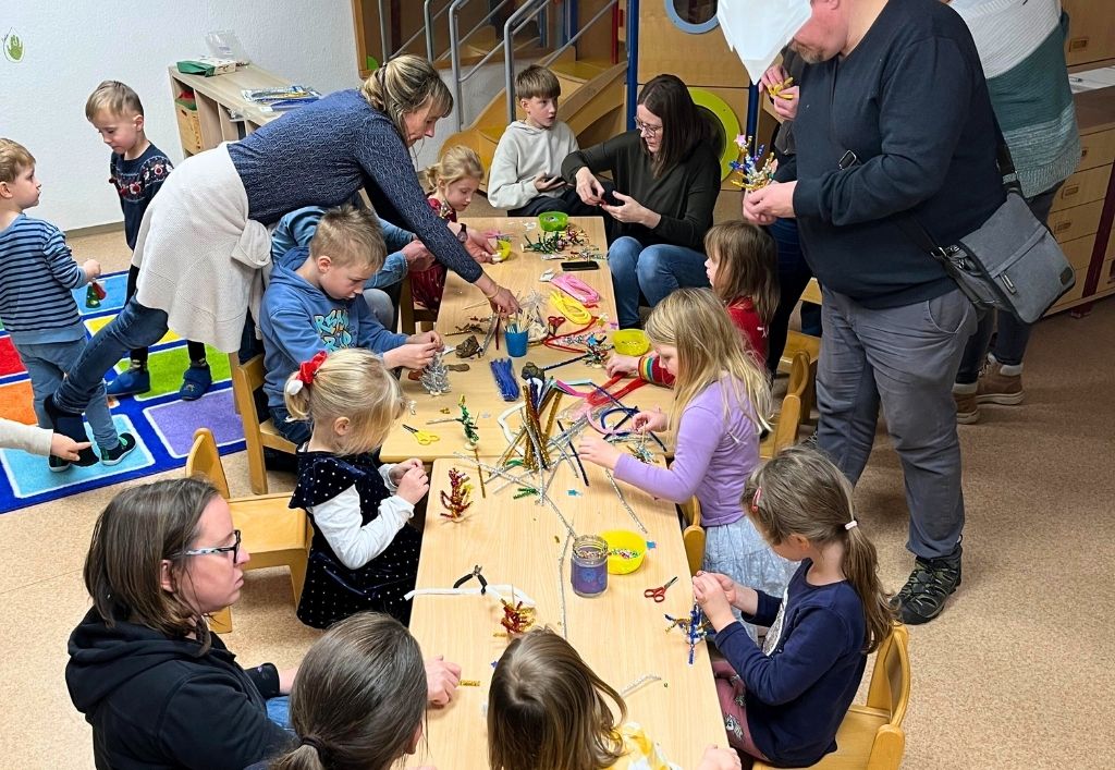 Advents-Basteln bei den Hutbergstrolchen