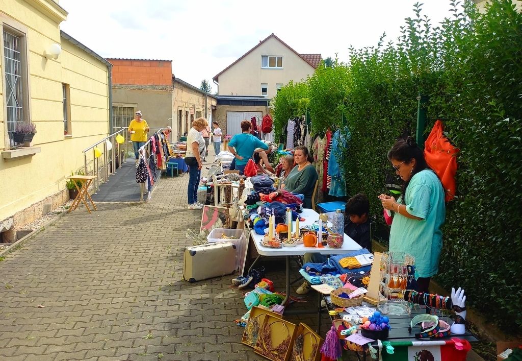 Stöbern, genießen, Gutes tun – Flohmarkt in „Luise“