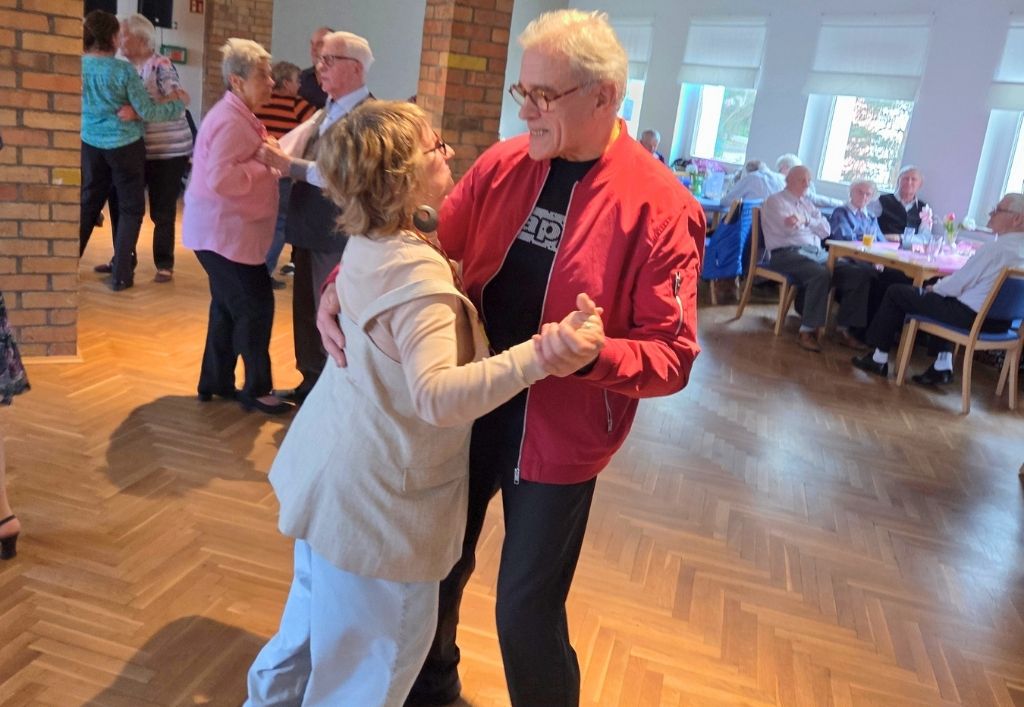 Erster Tanztee im ASB-Haus der Generationen - ein Auftakt nach Maß