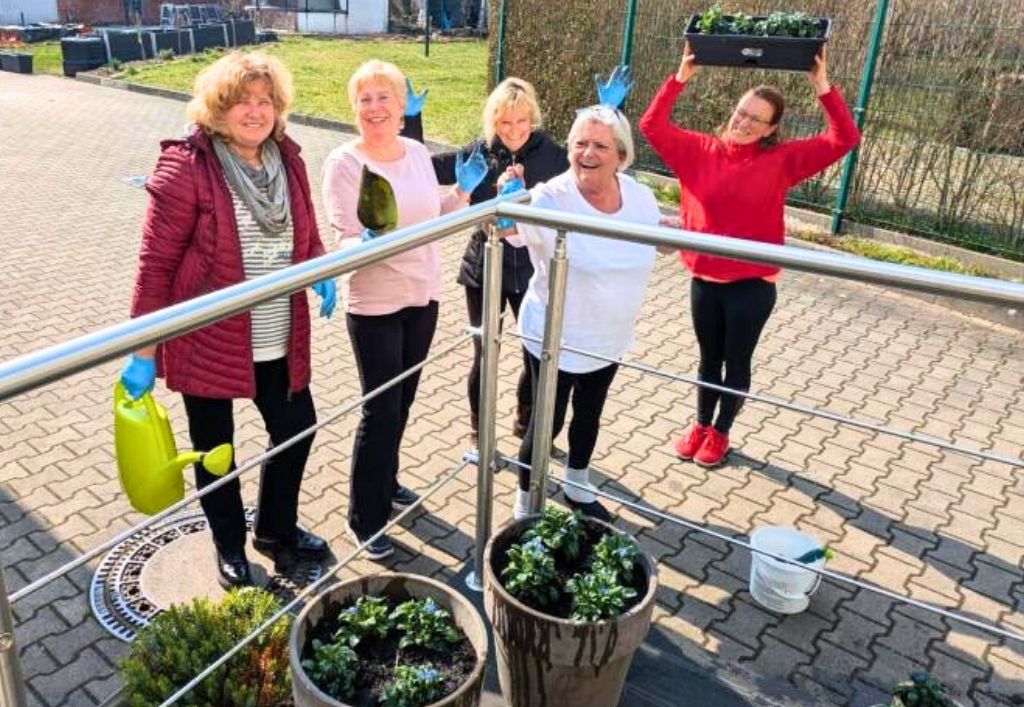 Vergiss-mein-nicht Pflanztag setzt Zeichen für Menschen mit Demenz