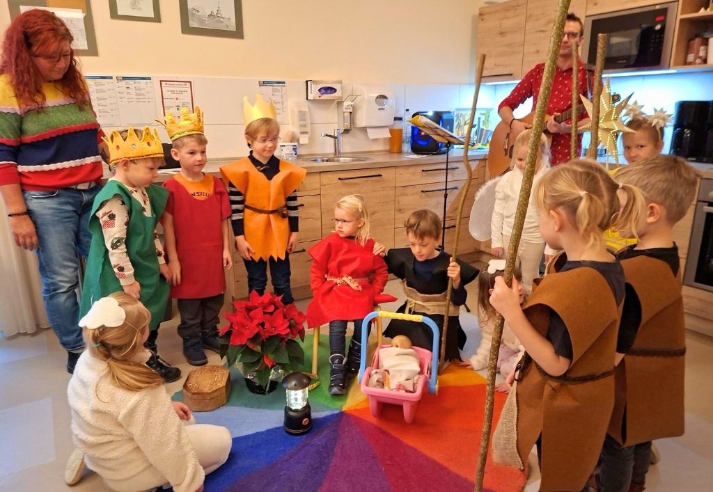 Strahlende Augen und frohe Lieder: Adventsstimmung in der Tagespflege Boxdorf