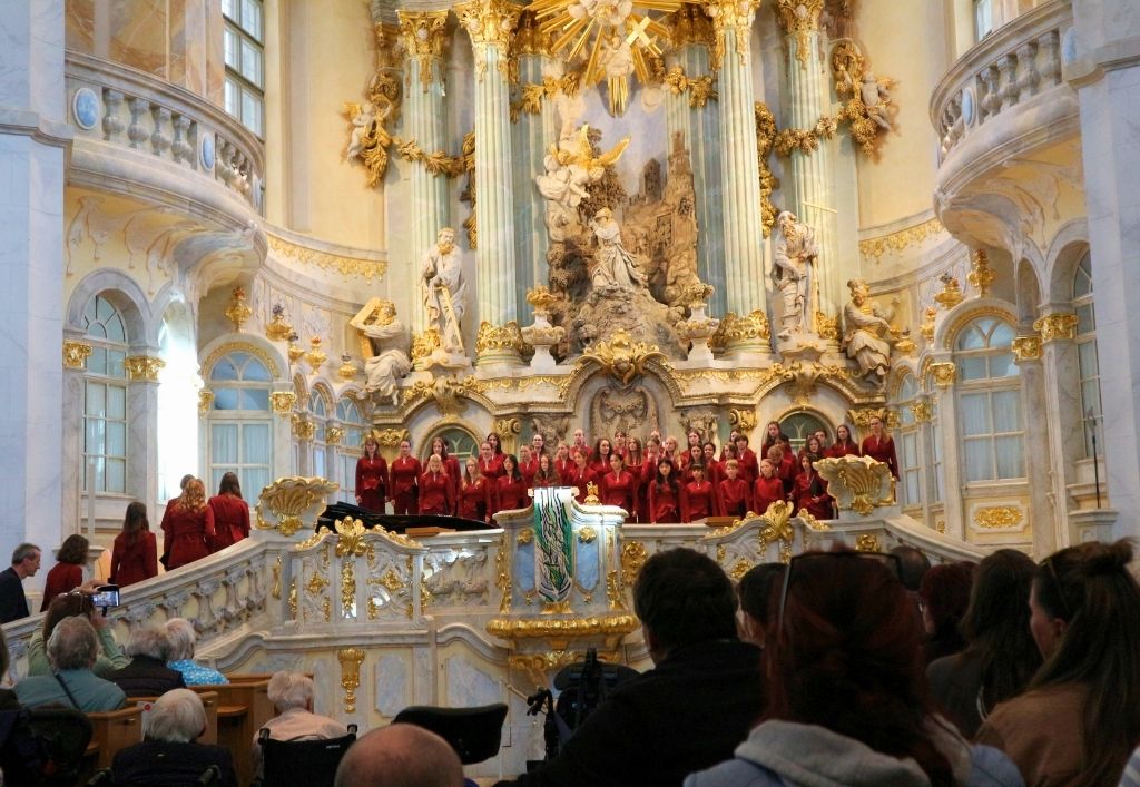 Klangvoller Ausflug: Bewohner erleben besondere Momente in der Frauenkirche